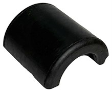 1517890520 Втулка стойки FVR34 стабилизатора (половинка, нижняя) JMC